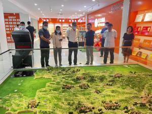 洛陽市市委常委、宣傳部長(zhǎng)王飛蒞臨洛陽正大調(diào)研
